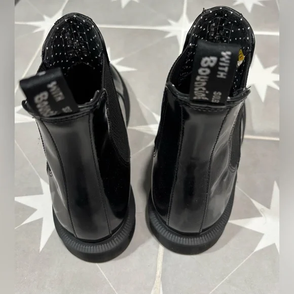 Dr. Martens Flora Sleek Black Chelsea Ankle Boots Brand New Sz 7 Leather - Picture 8 of 13